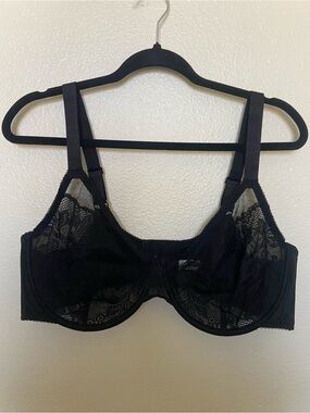 Black Lace Underwire Bra with Supportive Straps